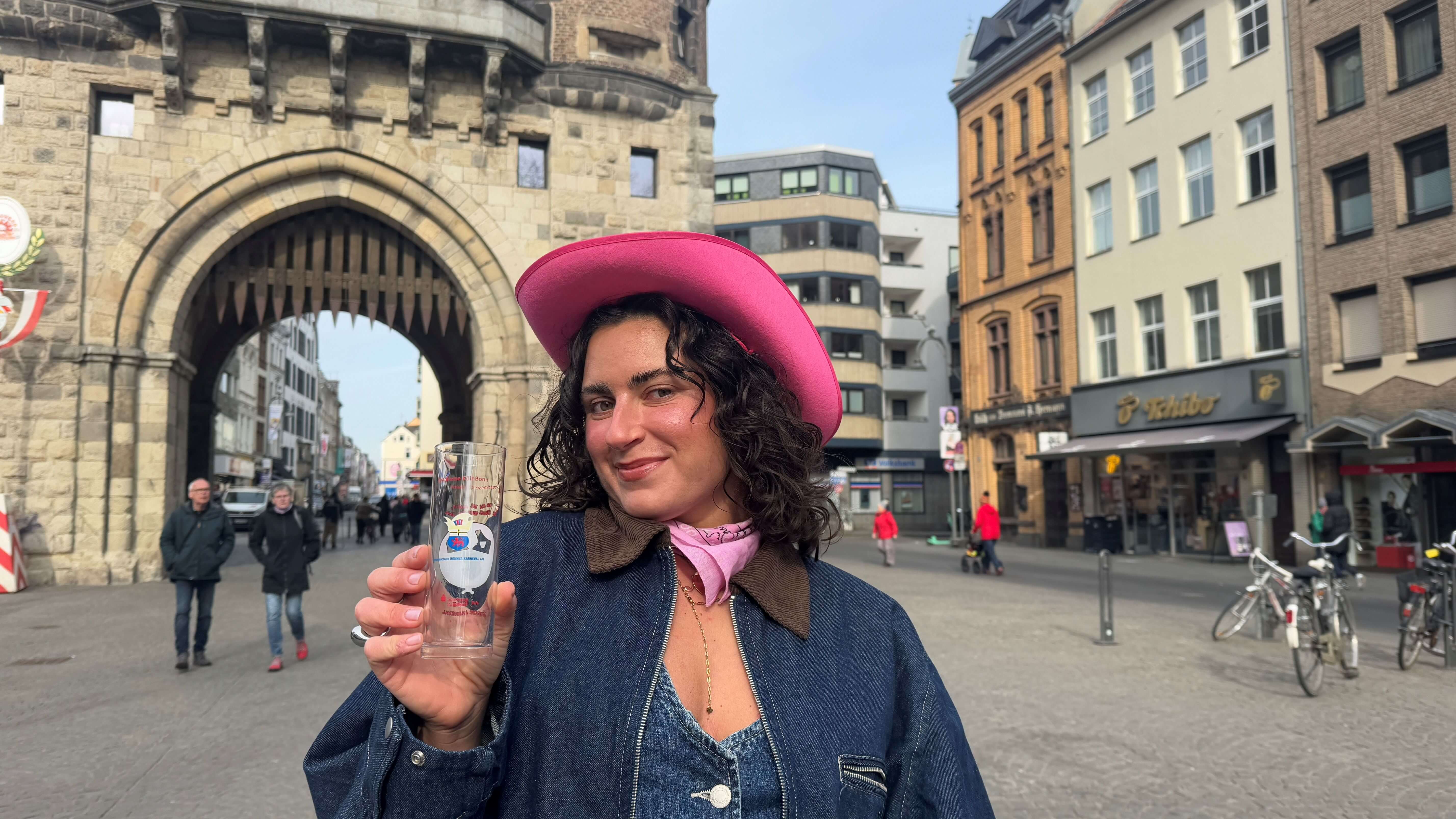  Nessa von Rausgegangen am Chlodwigplatz 
