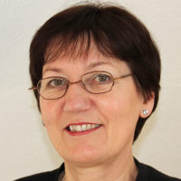 Frau Utz ist die Vorsitzende des Vereinsvorstands.