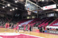 Der Telekom Dome von innen bei einem Basketballspiel ohne Zuschauer